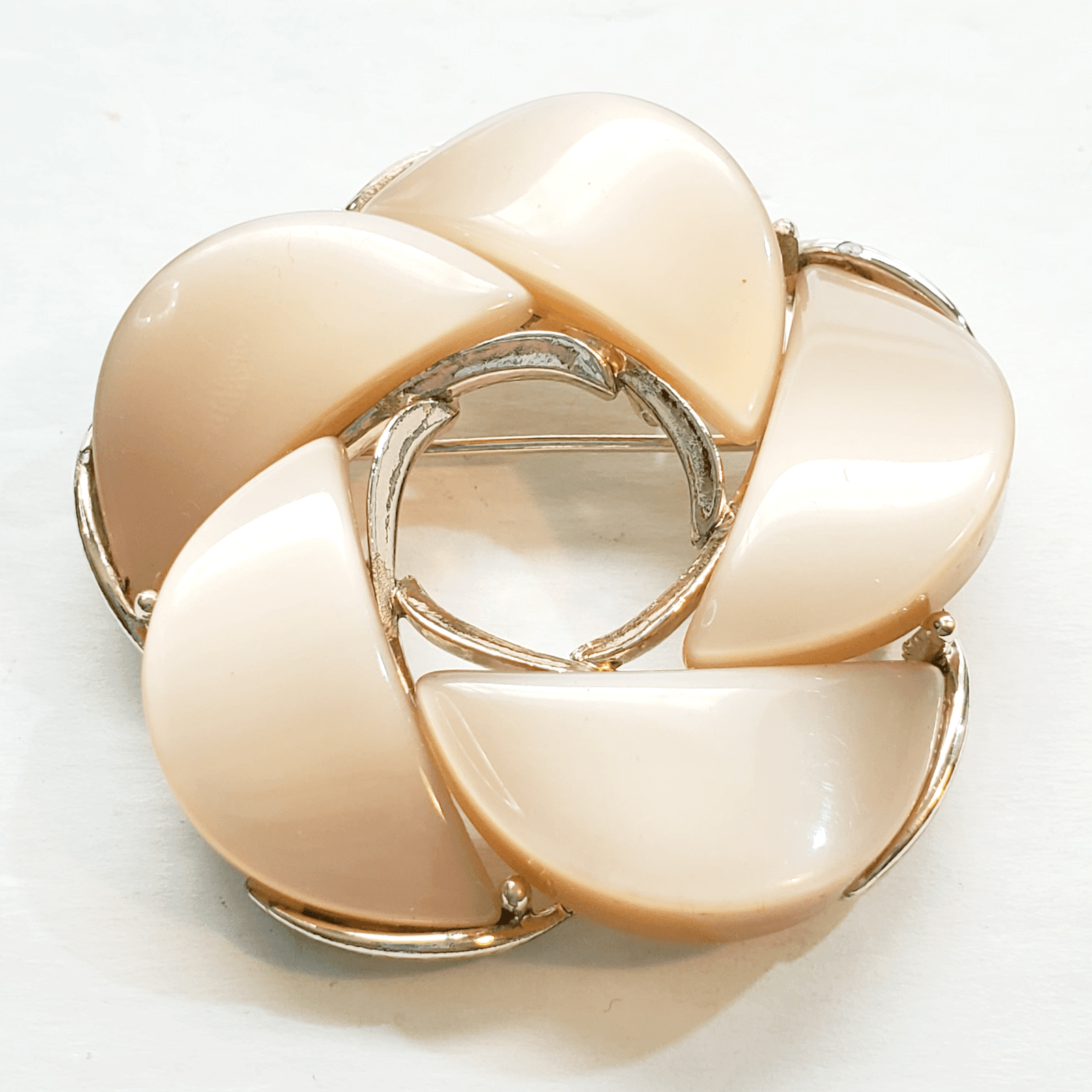 Vintage STAR signed Moonglow Lucite Swirl Spiral Eternity Brooch Pin 2 inch