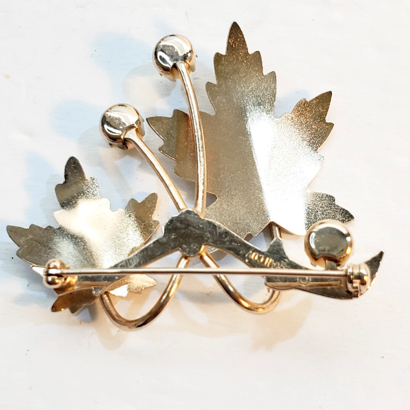 Vintage MCM Gold Tone Metal Leaf Leaves with Faux Pearl Flowers Brooch Pin - Thumbnail 3