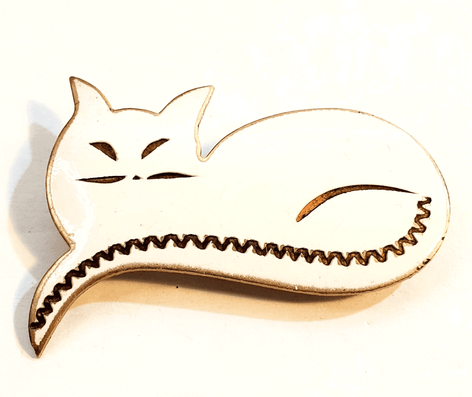 Vintage Lightweight Gold Tone Metal White Enamel MCM Cat Kitten Kitty Brooch Pin