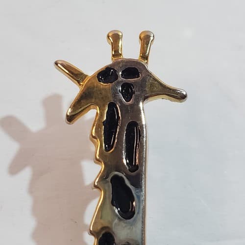 Vintage BEST Silver Tone Metal Black Enamel Giraffe Animal Brooch Pin or Pendant - Thumbnail 2