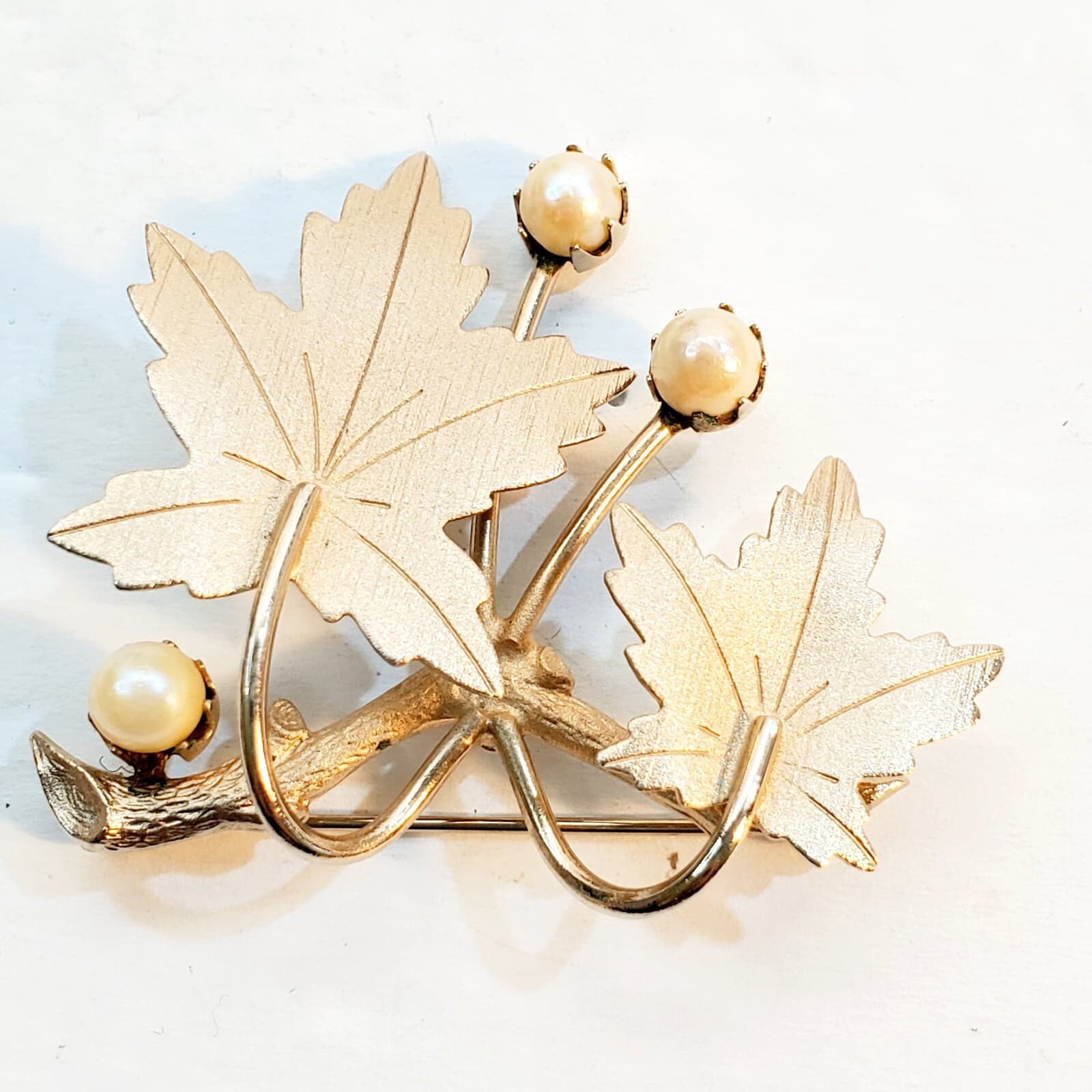 Vintage MCM Gold Tone Metal Leaf Leaves with Faux Pearl Flowers Brooch Pin