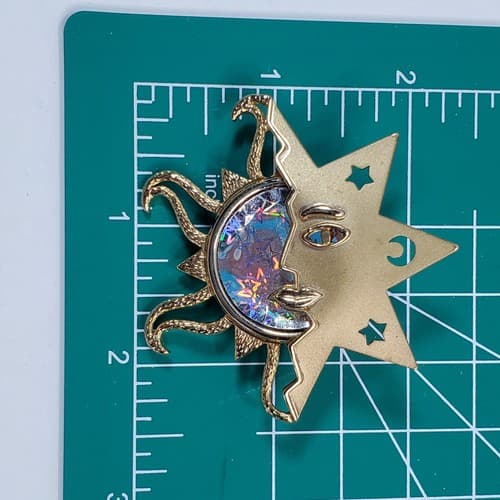 Vintage Gold Tone Sun Rays Face Holographic Celestial Brooch Pin Jewelry - Thumbnail 4