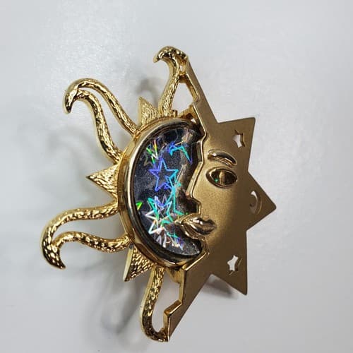 Vintage Gold Tone Sun Rays Face Holographic Celestial Brooch Pin Jewelry - Thumbnail 2