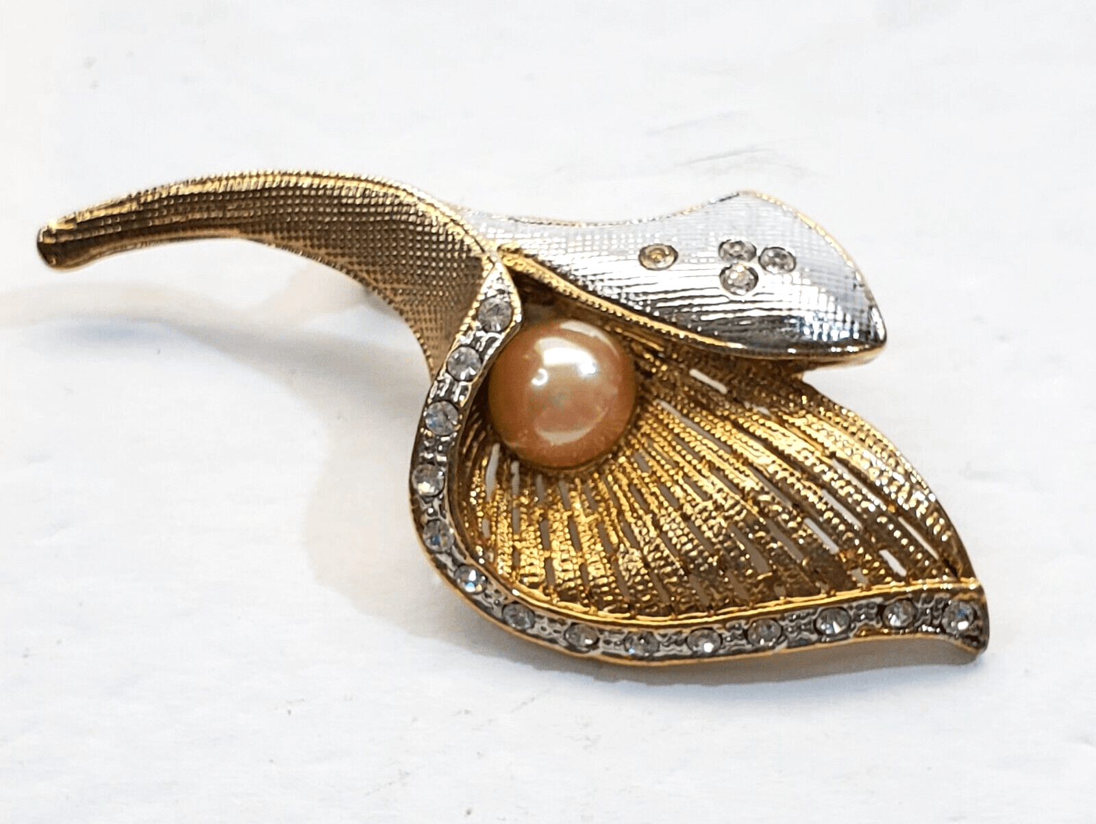Vintage Gold Silver Tone Metal Faux Pearl Rhinestone Cala Lily Flower Brooch Pin