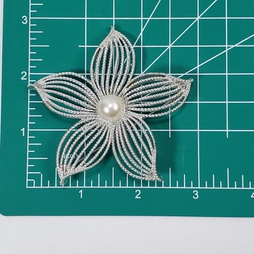 Vtg Sarah Coventry Silvertone Open work Metal Moonflower Faux Pearl Brooch Pin - Thumbnail 3