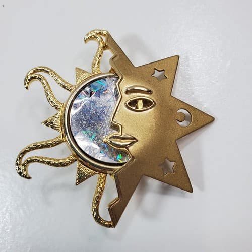 Vintage Gold Tone Sun Rays Face Holographic Celestial Brooch Pin Jewelry