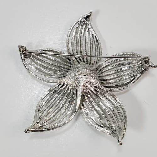 Vtg Sarah Coventry Silvertone Open work Metal Moonflower Faux Pearl Brooch Pin - Thumbnail 2