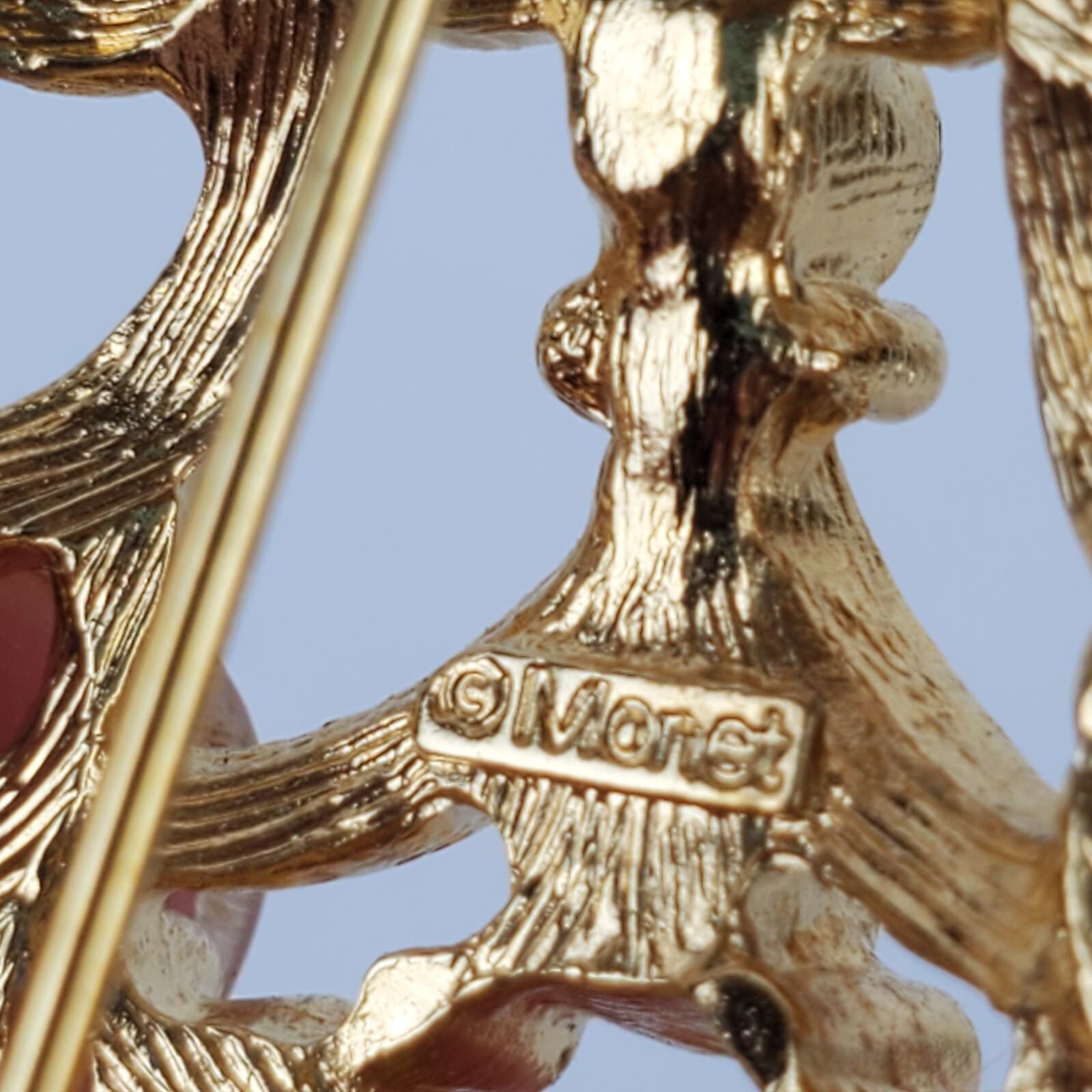 Vtg Monet Gold Tone Open Metal Multicolor Rhinestones Christmas Tree Brooch Pin - Thumbnail 3