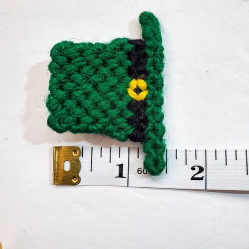 Lot of 2 St Patrick's Leprechaun Hat Shamrock Handmade Needlepoint Brooch Pins - Thumbnail 5