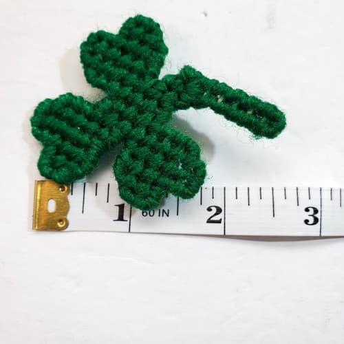 Lot of 2 St Patrick's Leprechaun Hat Shamrock Handmade Needlepoint Brooch Pins - Thumbnail 3