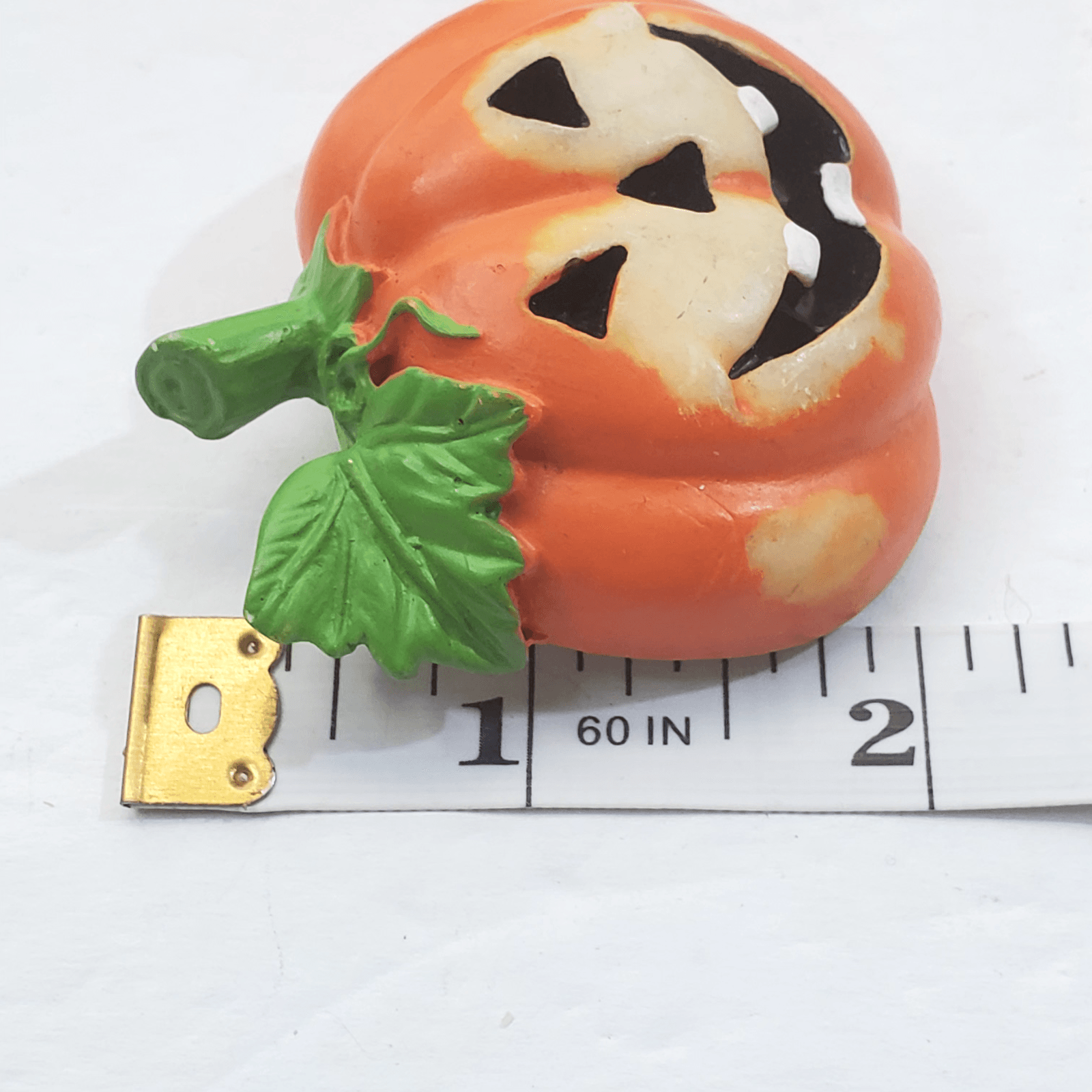 Vintage Large Resin Happy Pumpkin Jack-O-Lantern Brooch Pin Fall Halloween - Thumbnail 4