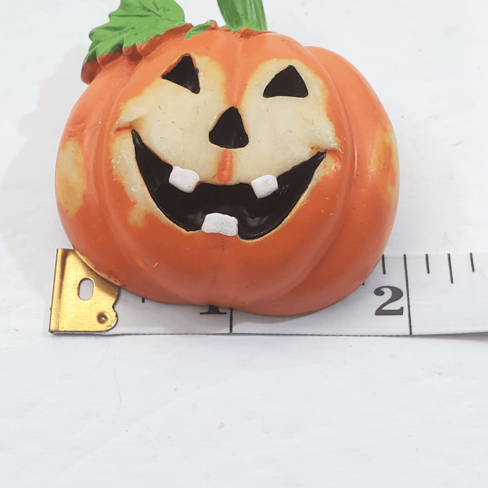 Vintage Large Resin Happy Pumpkin Jack-O-Lantern Brooch Pin Fall Halloween - Thumbnail 3
