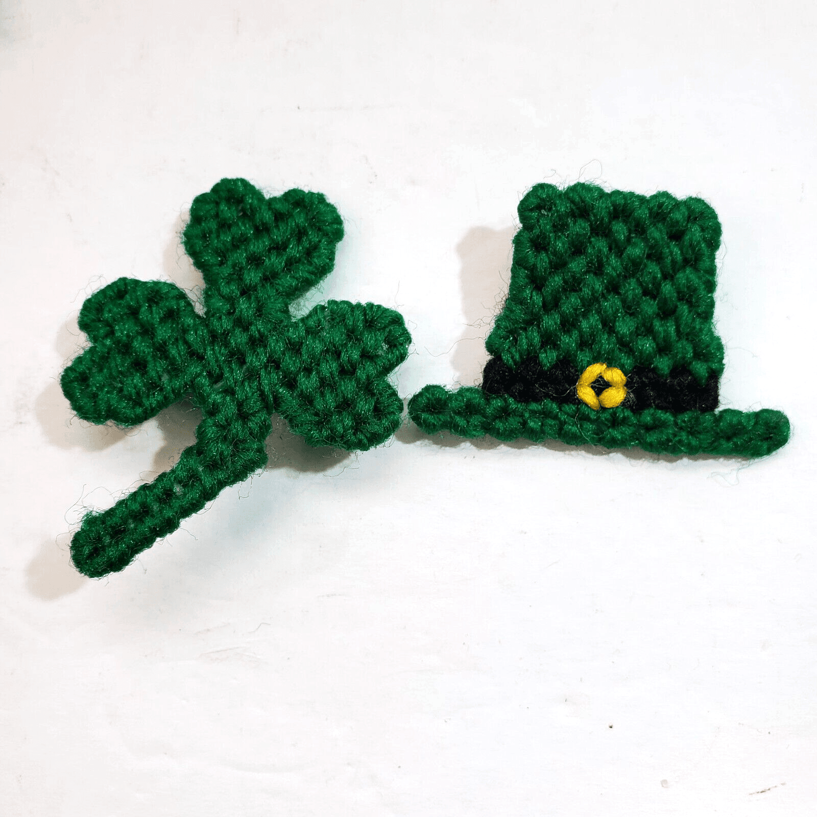 Lot of 2 St Patrick's Leprechaun Hat Shamrock Handmade Needlepoint Brooch Pins