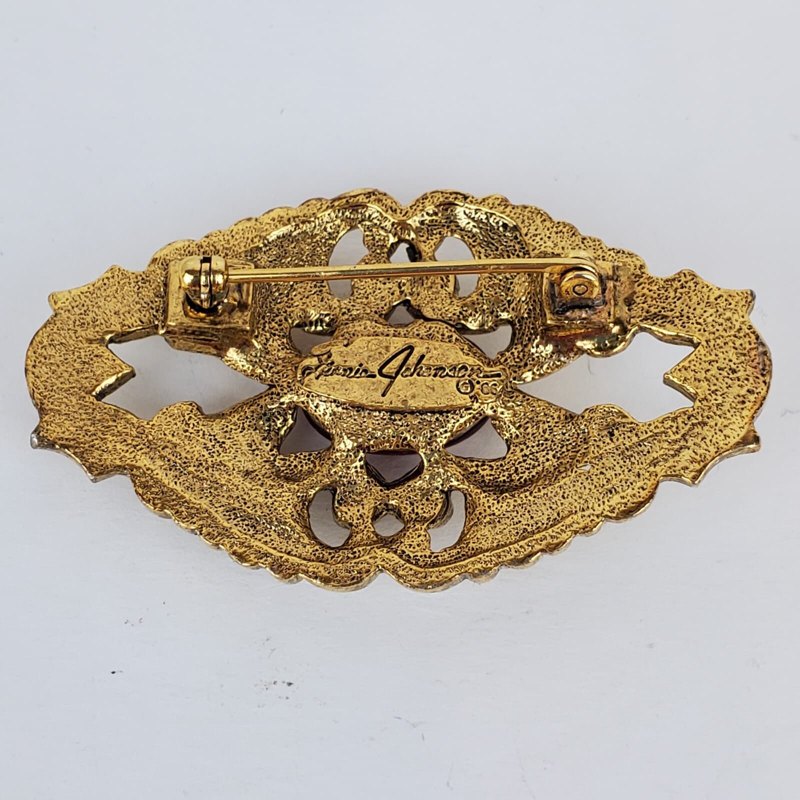 Vintage Ginnie Johansen Gold Tone Openwork Metal W/ Red Cabochon Brooch Pin - Thumbnail 2