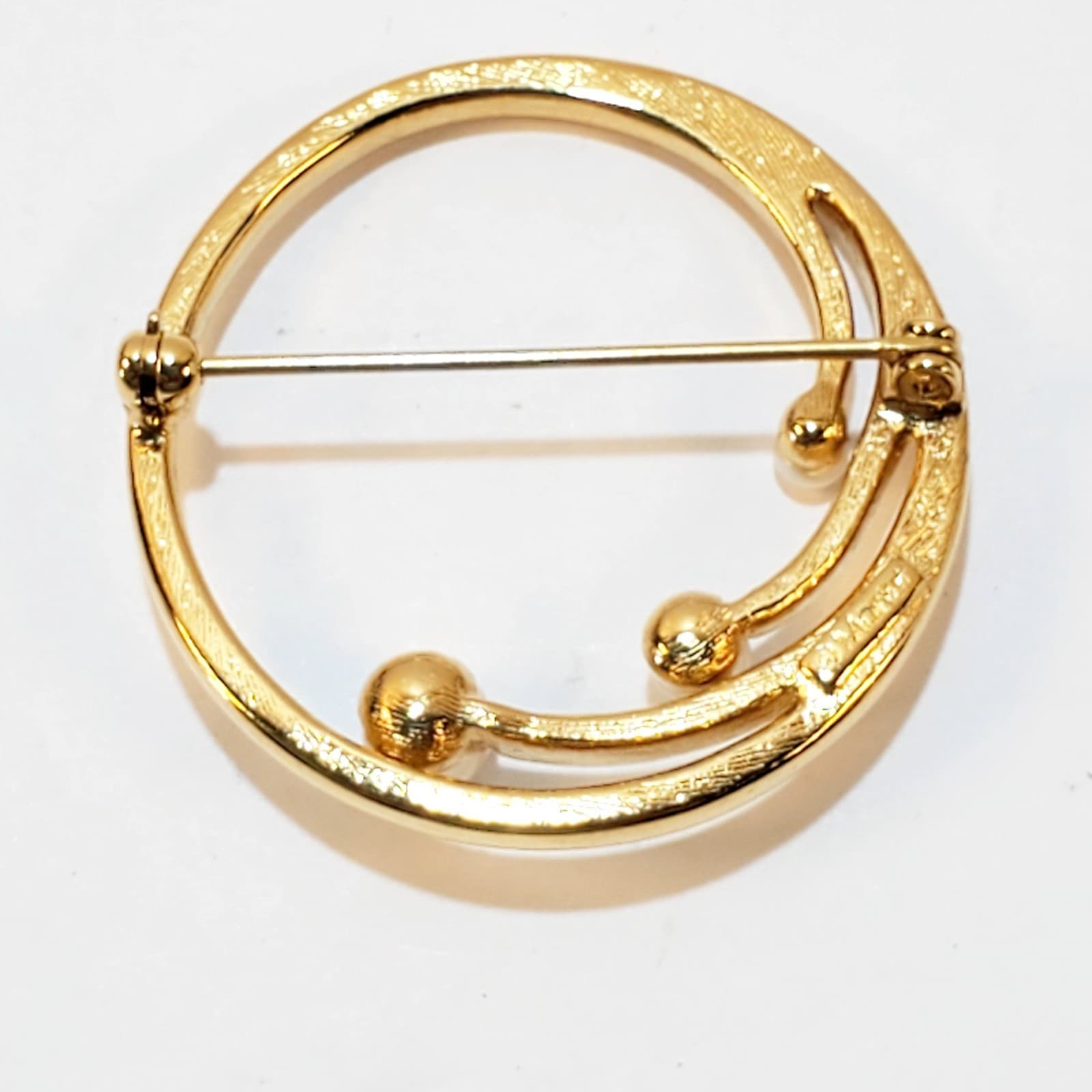 Vintage Signed Monet Classic Gold Tone Circle w/ Faux Pearl Accents Brooch Pin - Thumbnail 2