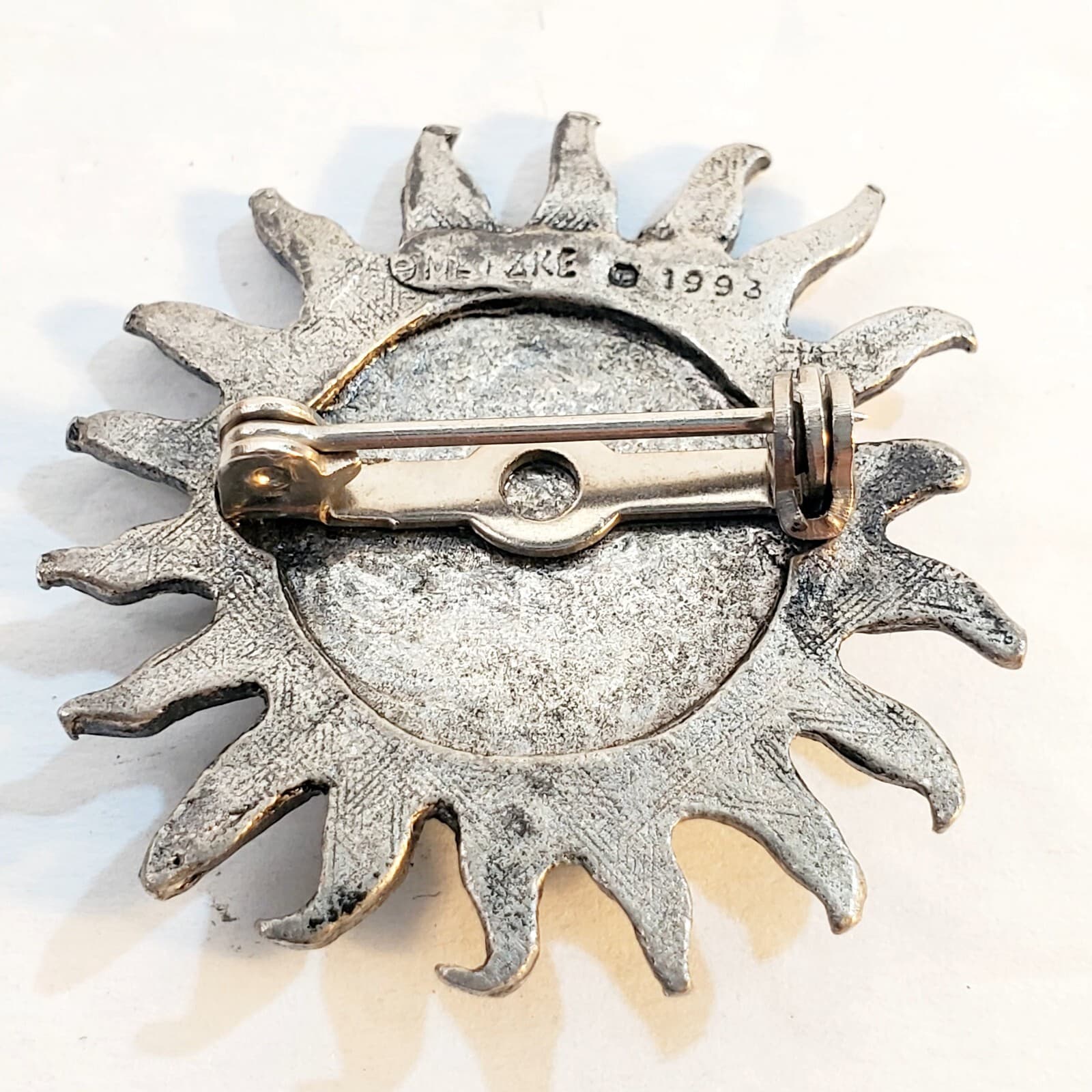 Vintage 1993 Signed Metzke Pewter Small Anthropomorphic Sun Face Brooch Pin - Thumbnail 2