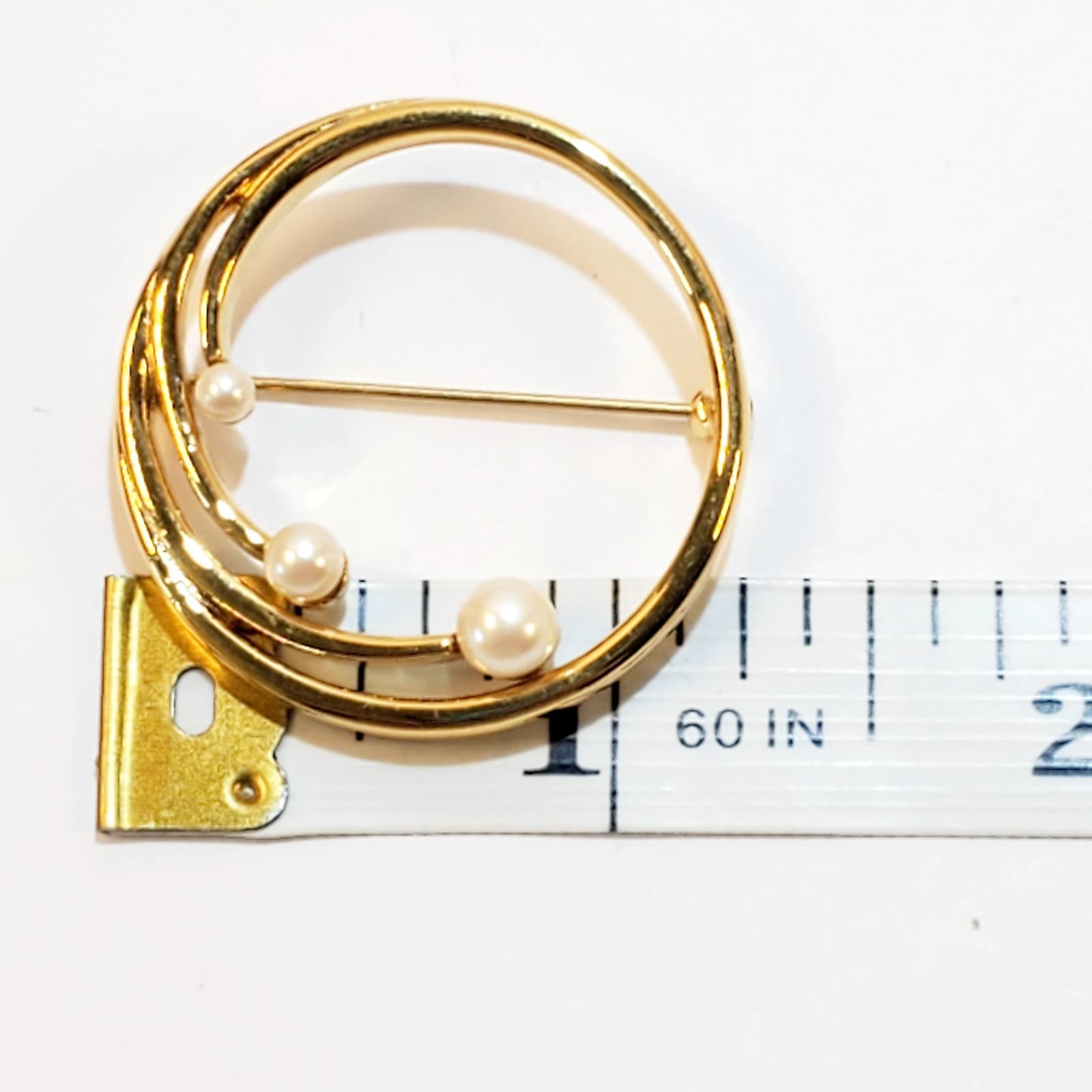 Vintage Signed Monet Classic Gold Tone Circle w/ Faux Pearl Accents Brooch Pin - Thumbnail 4