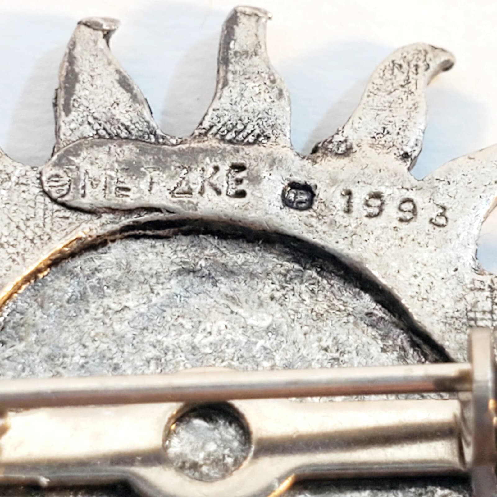 Vintage 1993 Signed Metzke Pewter Small Anthropomorphic Sun Face Brooch Pin - Thumbnail 3