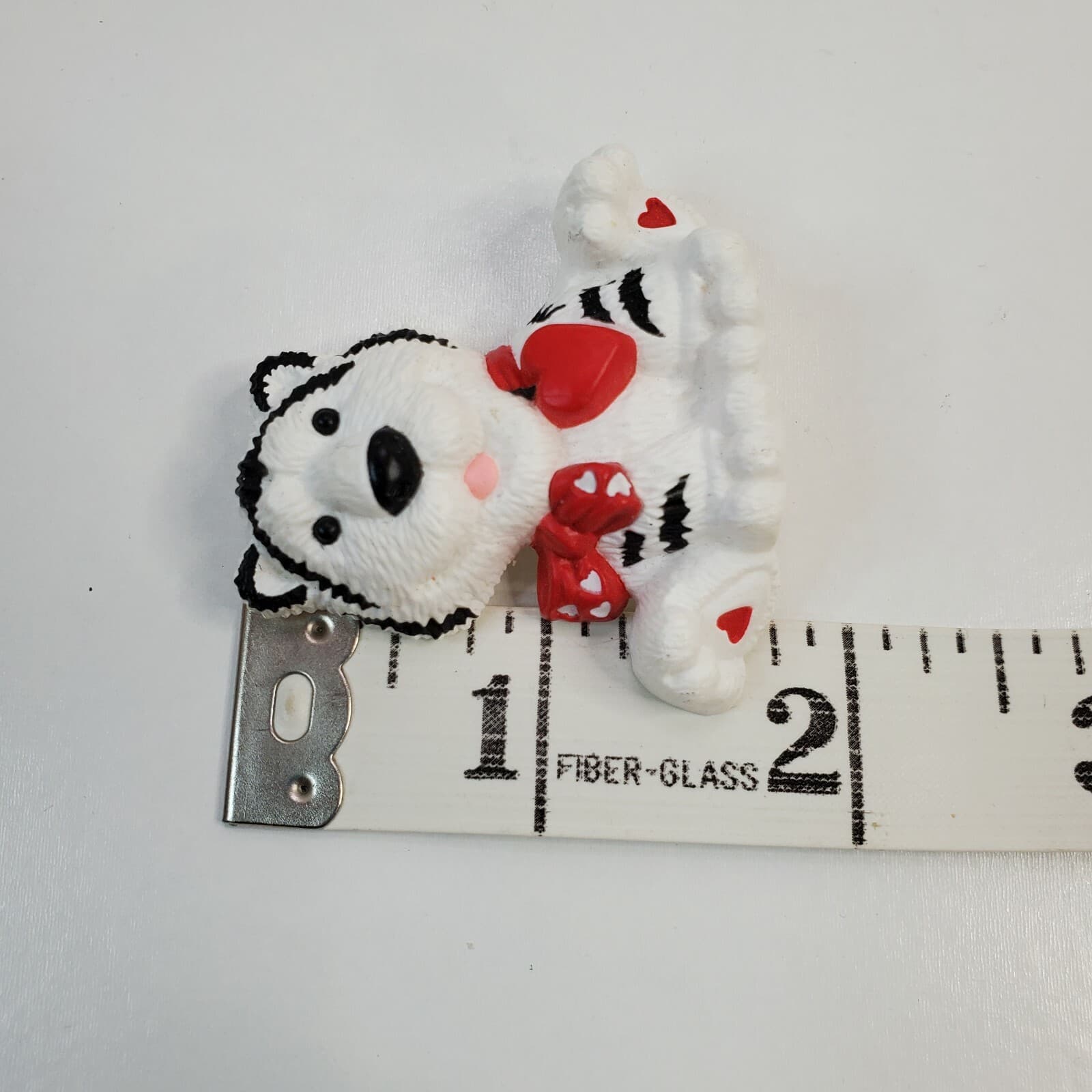 Vintage Hallmark Pin Valentines Tiger Cat Heart Bow White Black 1995 Brooch - Thumbnail 5