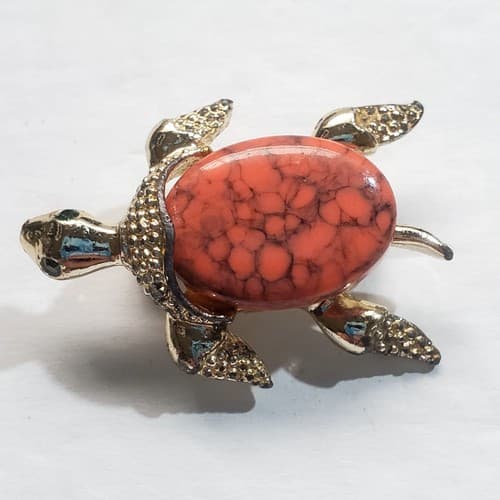 Vtg Signed Gerry's Gold Tone Metal Coral Color Cabachon Sea Turtle Brooch Pin