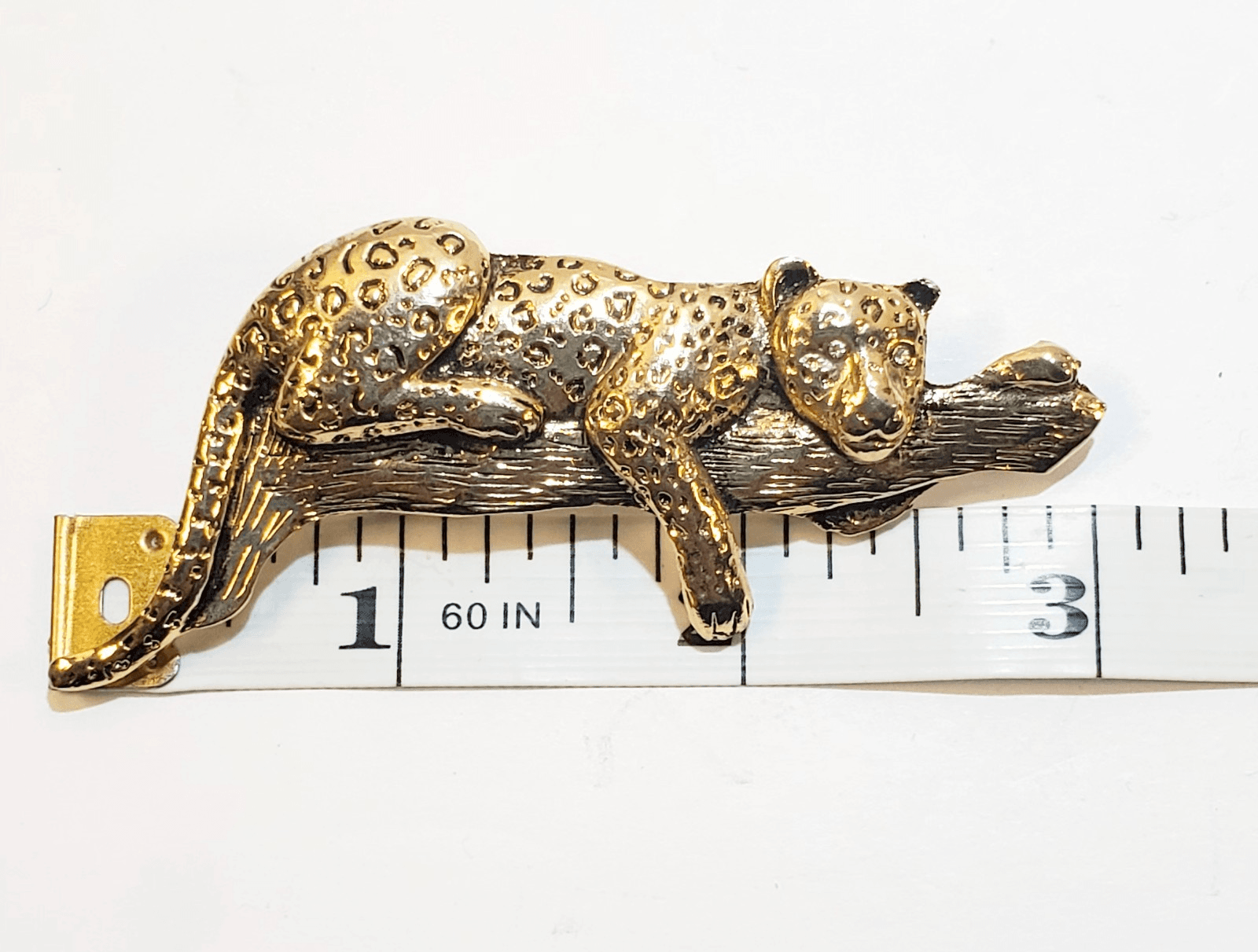 Vintage Gold Tone Textured Metal Leopard Laying on A Tree Branch Brooch Pin - Thumbnail 3
