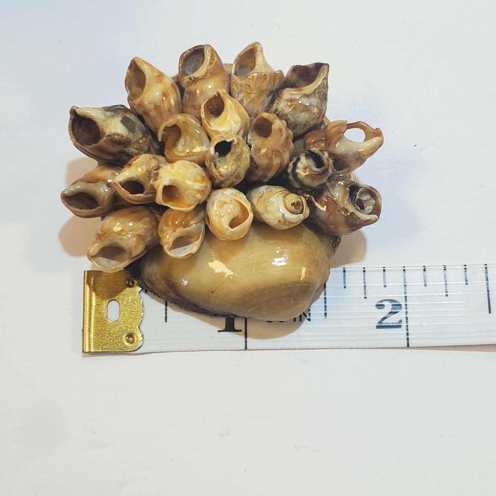 Vintage Artisan Handcrafted Seashell Basket of Flowers Floral Brooch Pin - Thumbnail 3