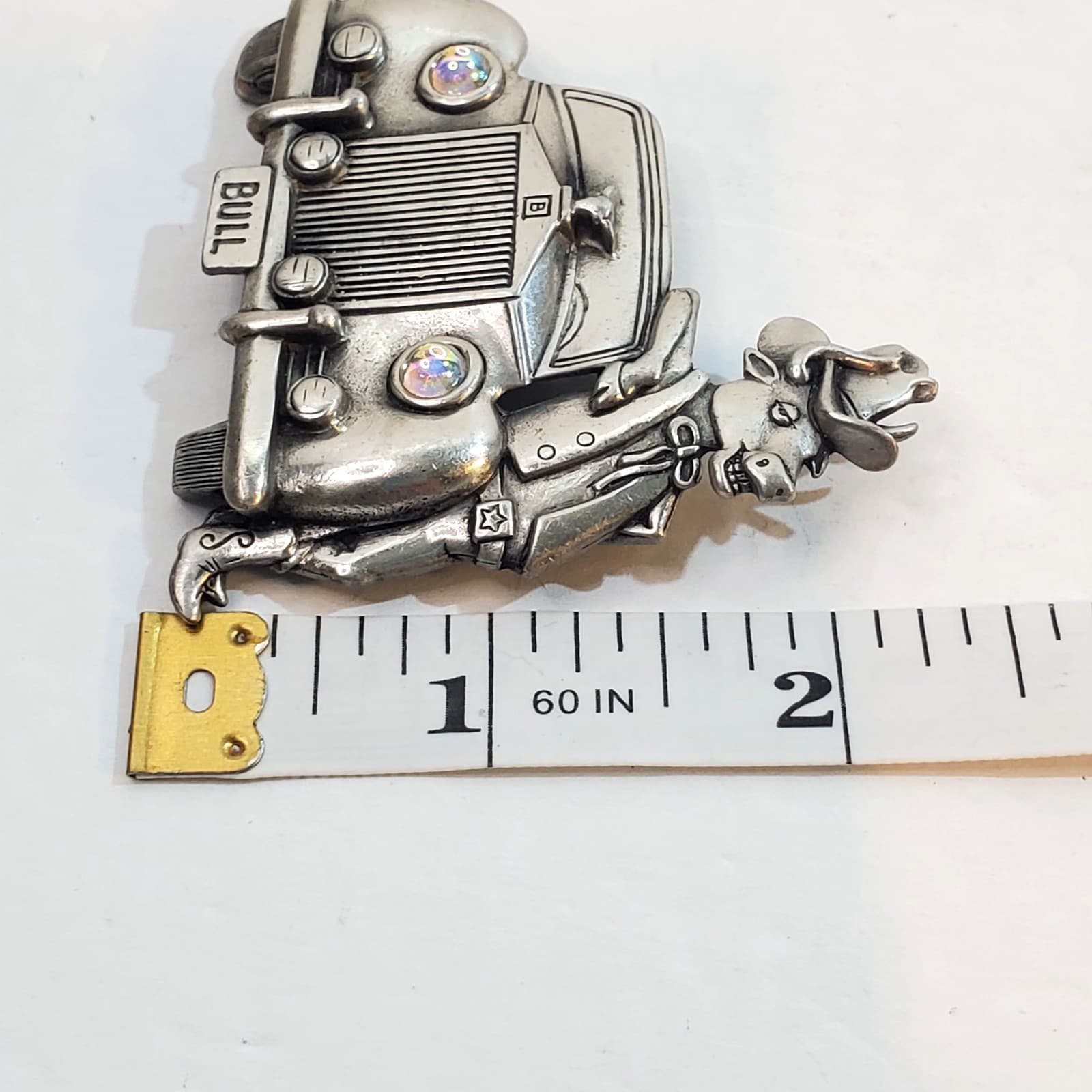 Vtg JJ Jonette Pewter Brooch Bull Cowboy Leaning on Car Whimsical Western Pin - Thumbnail 5