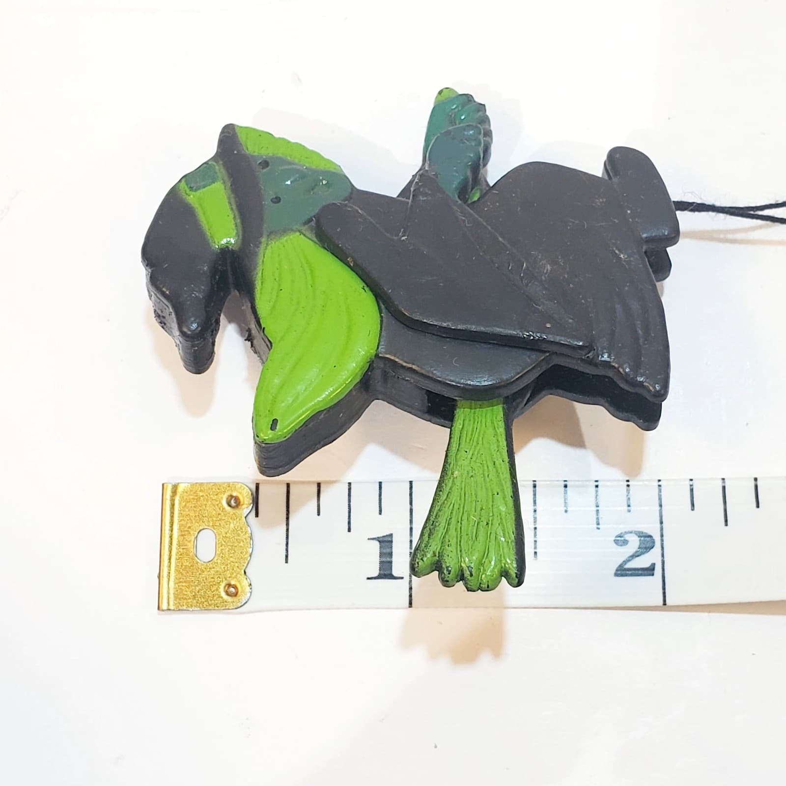 Vtg Molded Plastic Wicked Witch Pull String Moveable Broom Halloween Brooch Pin - Thumbnail 4