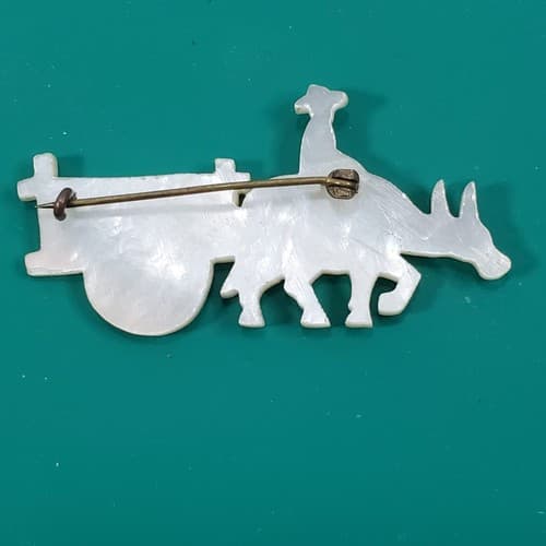 Vintage Donkey and Cart Carved Layered Mother of Pearl MOP Brooch Pin - Thumbnail 2