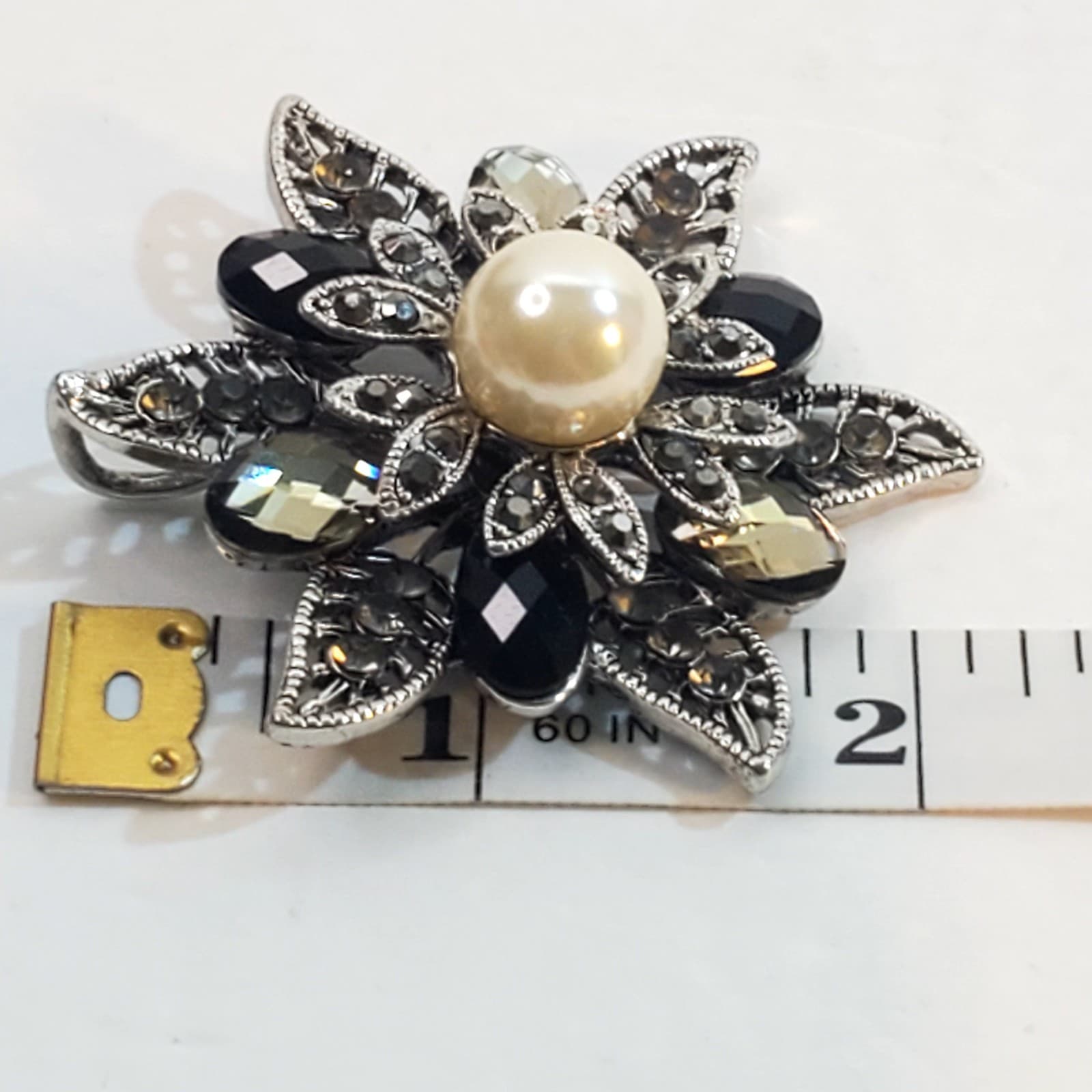 Vintage Silver Tone Faux Pearl Center Black Faceted Rhinestone Flower Brooch Pin - Thumbnail 4