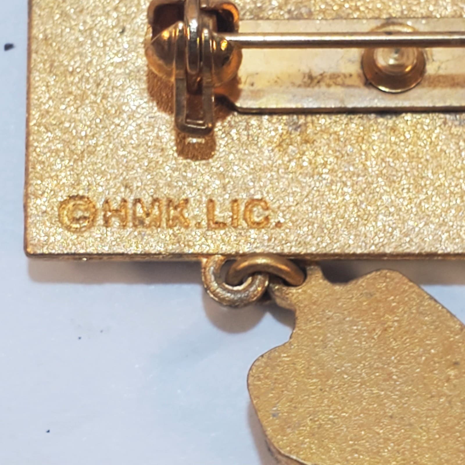 Vtg Signed J Wagner 2003 Gold Tone Metal Maxine Official Club Dangle Brooch Pin - Thumbnail 3