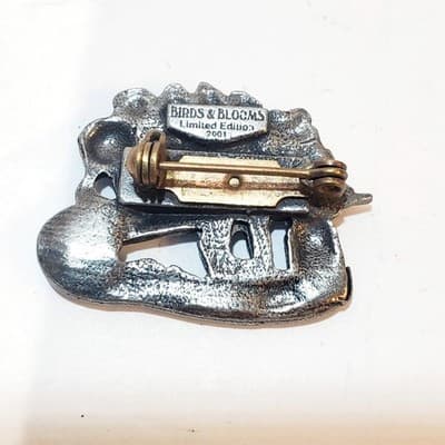 Vtg Birds & Blooms Limited Edition 2001 Garden Wheelbarrow Brooch Pin 1.25 in - Thumbnail 2
