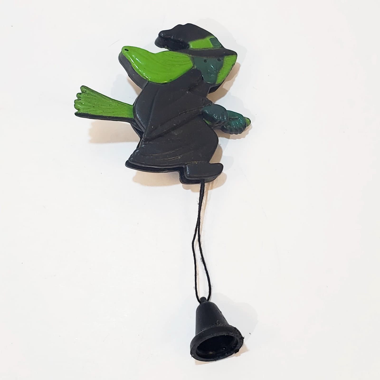 Vtg Molded Plastic Wicked Witch Pull String Moveable Broom Halloween Brooch Pin
