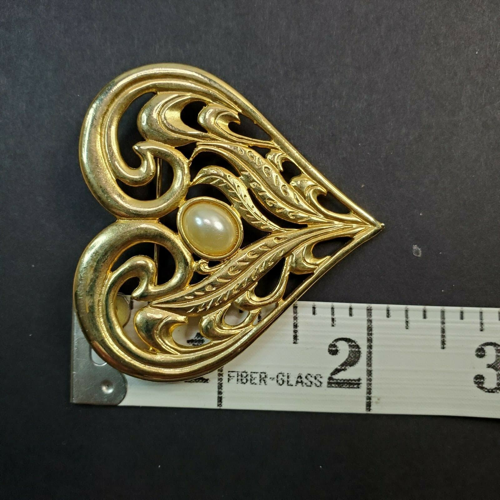 Vintage Venue USA Faux Pearl Gold Tone Open Work Heart Brooch Pin - Thumbnail 4