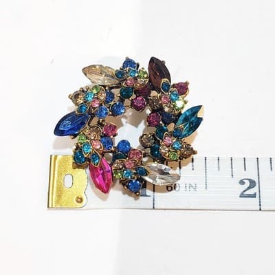 Gold Tone and Multicolor Rhinestones Flower Wreath Brooch Pin 1.5 Inch - Thumbnail 3