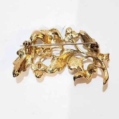 Vintage Textured Gold Tone and Faux Pearls Leaf Brooch Pin 2 inch - Thumbnail 2