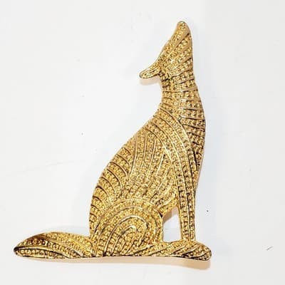 Textured Gold Tone Howling Coyote Southwest Wolf Brooch Pin 3 inch