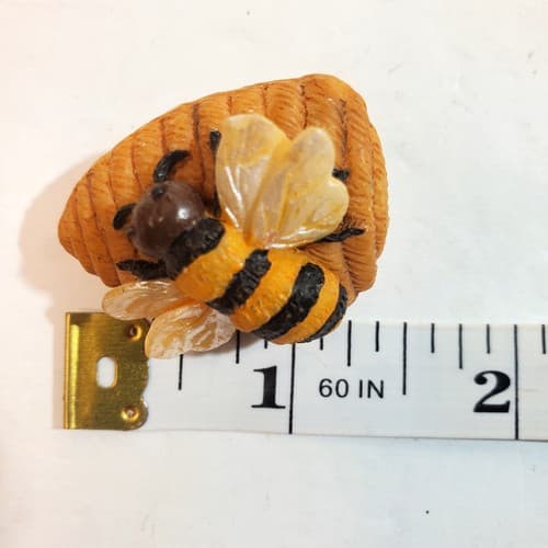 Vintage Beehive 3D Resin Honey Bumble Bee Pinback Pin Retro - Thumbnail 3