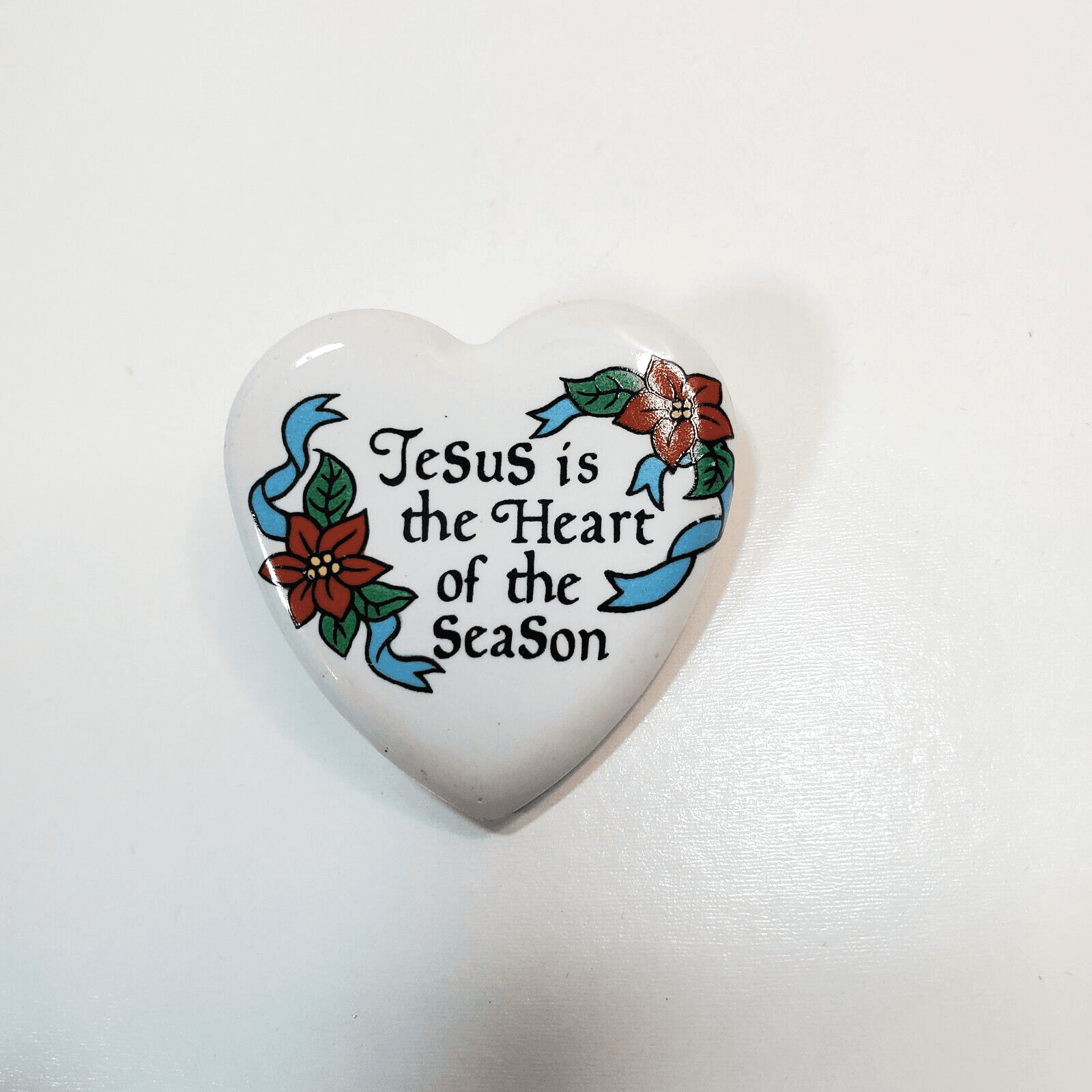 1994 Heart Shaped White Ceramic Ribbon Poinsettia Flower Christmas Holiday Pin