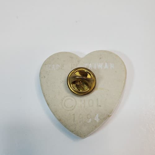 1994 Heart Shaped White Ceramic Ribbon Poinsettia Flower Christmas Holiday Pin - Thumbnail 2