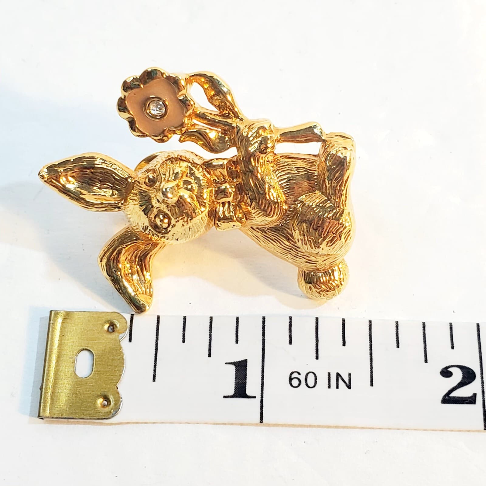 Vtg Gold Tone Enamel Bunny Rabbit Holding Flower Easter Spring Tack Lapel Pin - Thumbnail 3
