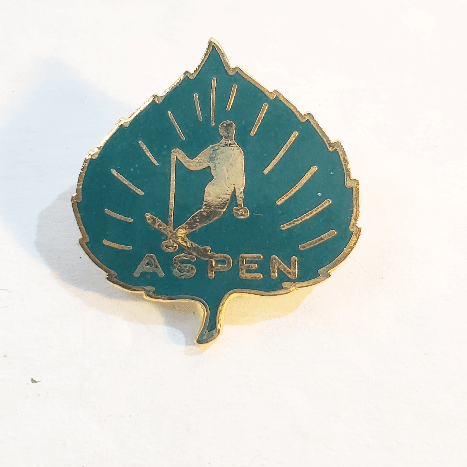 Vintage Aspen Colorado Ski Resort Enamel Green Leaf w/ Skier Lapel Pin Japan