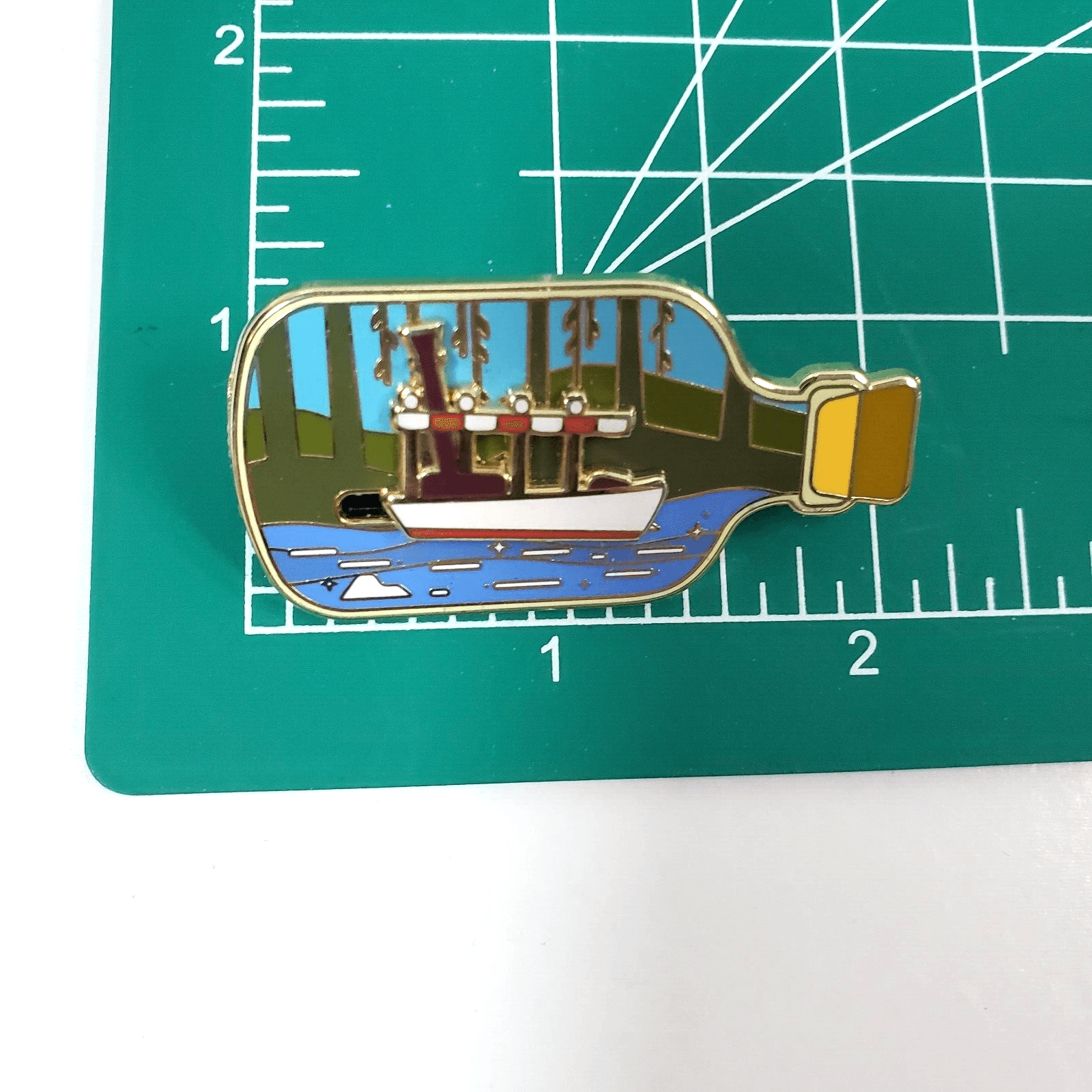 Vintage Metal Enamel Mechanical Ship In A Bottle Boat Sailing Tack Lapel Pin - Thumbnail 3