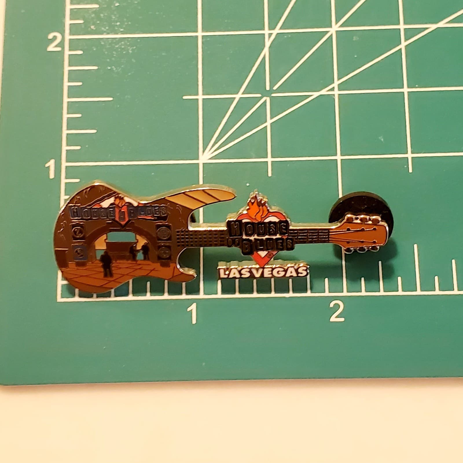 Vintage Enamel House of Blues Las Vegas Guitar Tack Lapel Cap Pin - Thumbnail 6