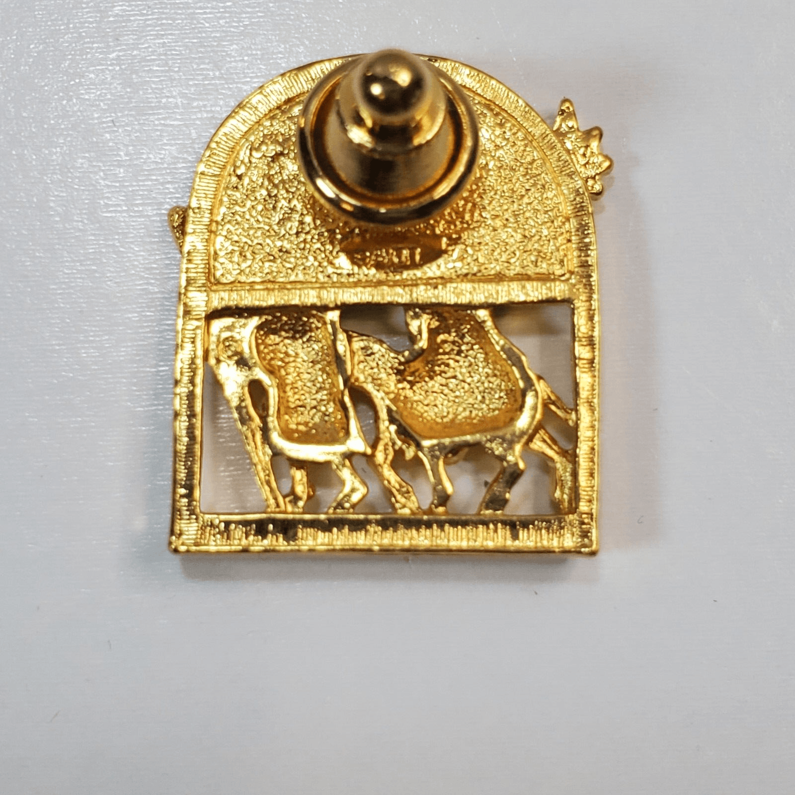 Vintage Avon Gold Tone Metal Black Enamel North Star Wise Men Christmas Tack Pin - Thumbnail 2