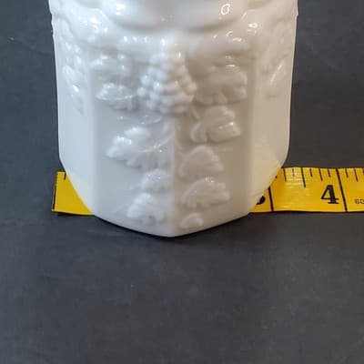 Vintage Westmoreland Paneled Grape Milk Glass Open Sugar Footed Cup Planter - Thumbnail 10