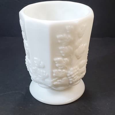 Vintage Westmoreland Paneled Grape Milk Glass Open Sugar Footed Cup Planter - Thumbnail 3