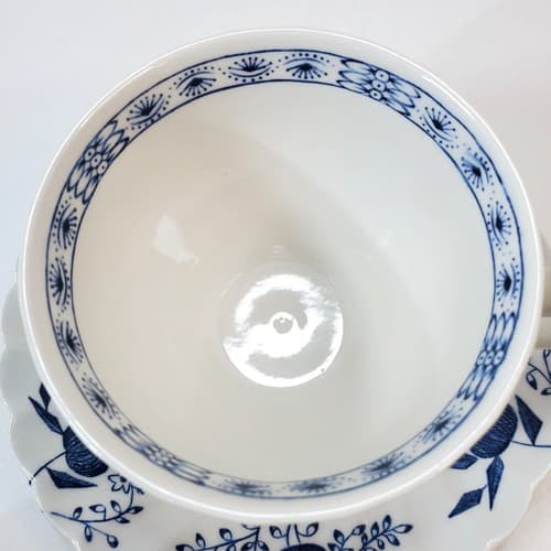 Vtg Johnson Bros England Ironstone Nordic Blue Onion Tea Coffee Cup and Saucer - Thumbnail 3