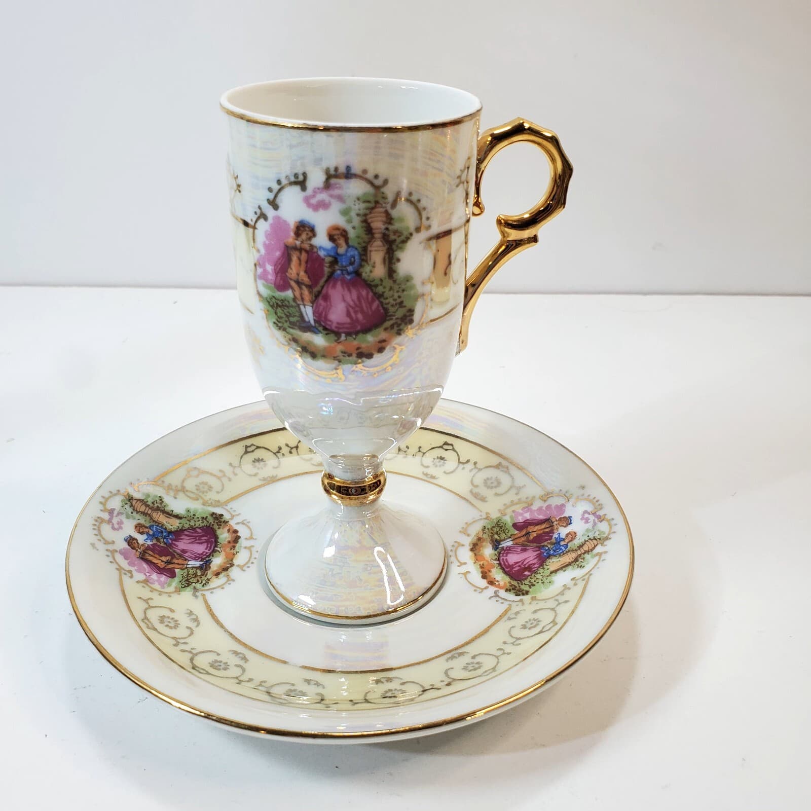 Royal Vienna Style Classical Victorian Scene 7/891 Demitasse Cup Saucer Yellow