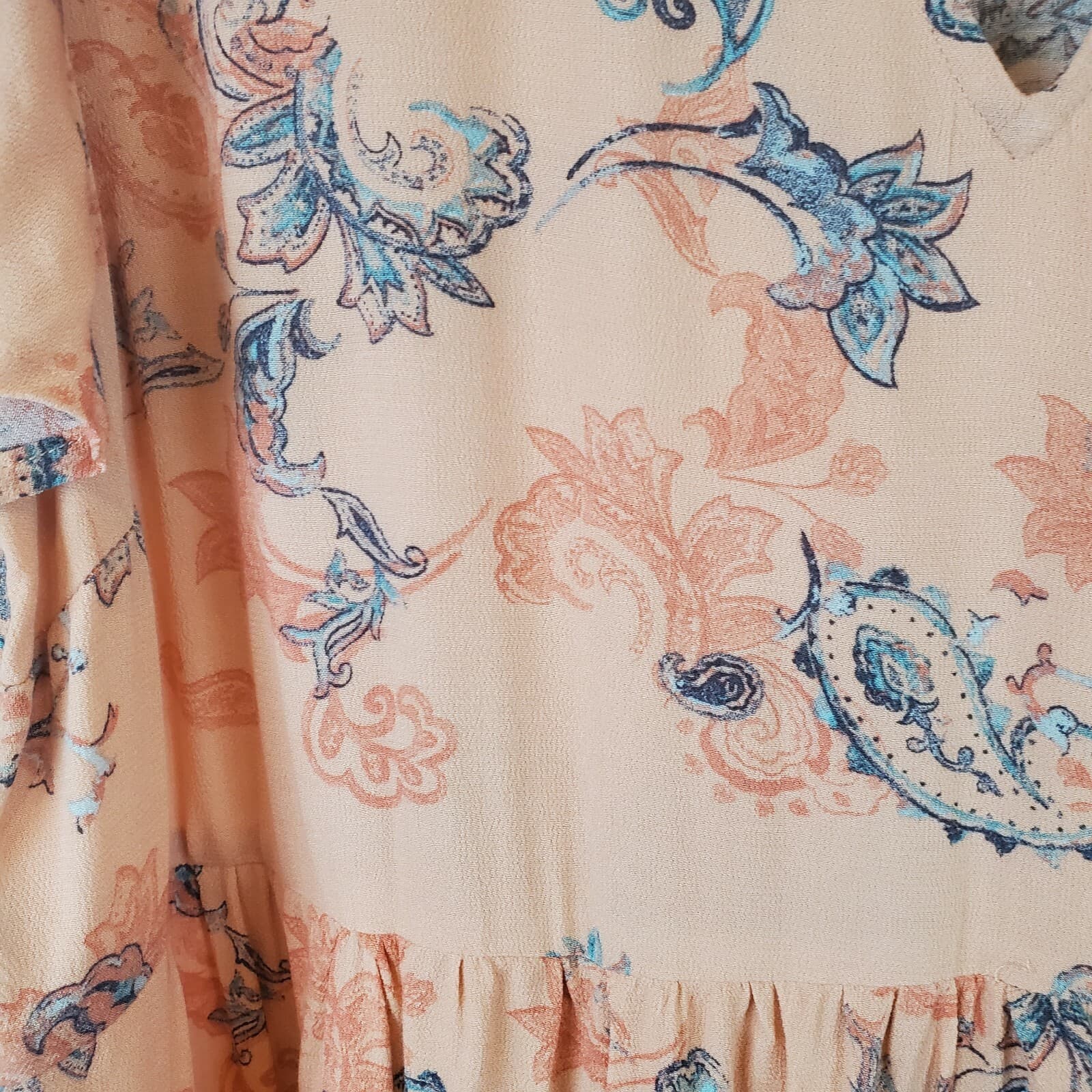 Torrid Size 2 Paisley Floral Tunic Style Blouse Top Flutter Sleeve Peach - Thumbnail 2